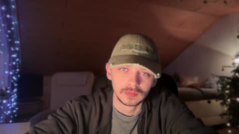 Snapshot of daimon_hall chatting on 01-13-25, 04:39 Daimon online show from 01-13-25, 04:39