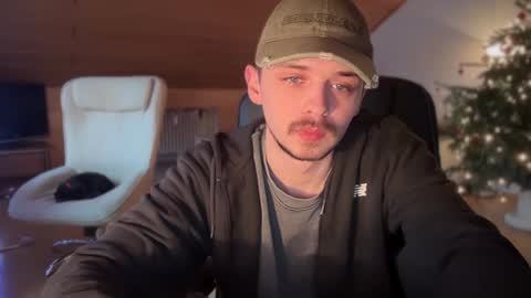 Snapshot of daimon_hall chatting on 01-13-25, 07:43 Daimon online show from 01-13-25, 07:43