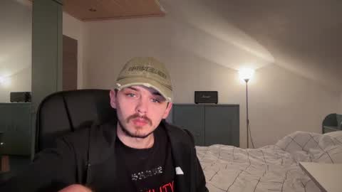 Snapshot of daimon_hall chatting on 01-18-25, 09:13 Daimon online show from 01-18-25, 09:13