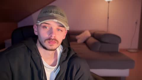 Snapshot of daimon_hall chatting on 02-03-25, 02:58 Daimon online show from 02-03-25, 02:58