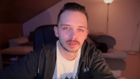 Snapshot of daimon_hall chatting on 02-07-25, 01:15 Daimon online show from 02-07-25, 01:15