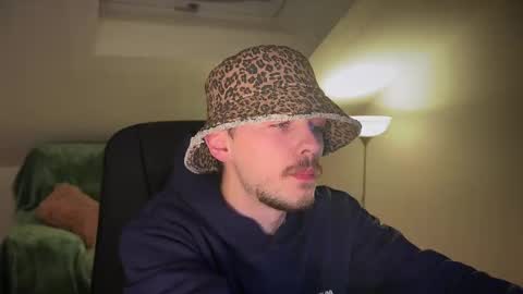 Snapshot of daimon_hall chatting on 03-10-25, 07:29 Daimon online show from 03-10-25, 07:29