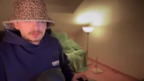 Snapshot of daimon_hall chatting on 03-12-25, 03:46 Daimon online show from 03-12-25, 03:46