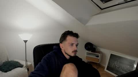 Snapshot of daimon_hall chatting on 09-15-25, 10:54 Daimon online show from 09-15-25, 10:54