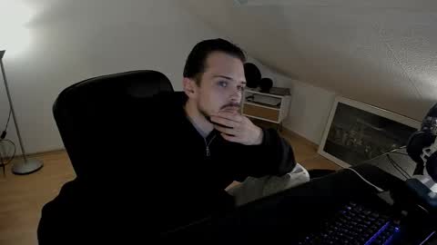 Snapshot of daimon_hall chatting on 10-24-25, 12:52 Daimon online show from 10-24-25, 12:52