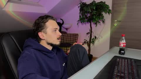 Snapshot of daimon_hall chatting on 04-04-26, 11:46 Daimon online show from 04-04-26, 11:46