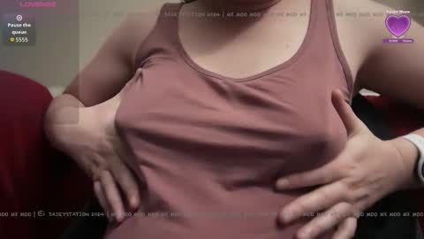 Snapshot of dairystation chatting on 12-04-25, 02:59 Mx Mommy Moo online show from 12-04-25, 02:59