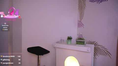 Lauren            online show from 03-10-25, 03:41