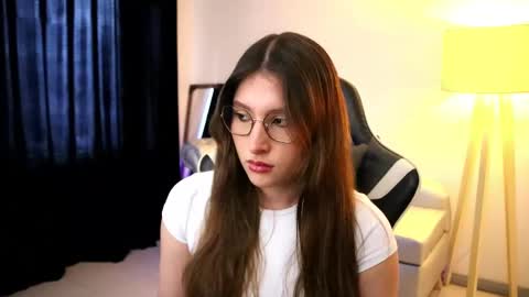 Lauren            online show from 09-23-25, 01:36