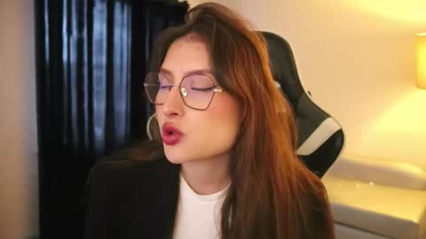 Lauren            online show from 11-14-25, 03:33