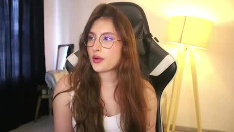 Lauren            online show from 11-22-25, 02:16