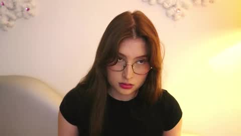 Lauren            online show from 12-16-25, 01:05