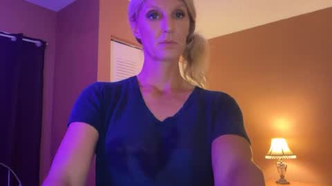 Snapshot of daisy9kat chatting on 08-01-26, 03:06 Daisy137 online show from 08-01-26, 03:06