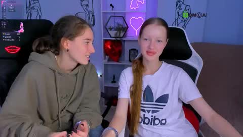 Snapshot of daisy_baby_ chatting on 10-15-25, 07:36 daisy online show from 10-15-25, 07:36