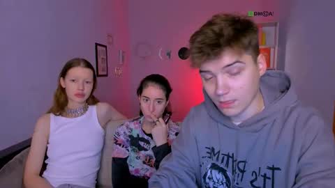 Snapshot of daisy_baby_ chatting on 11-15-25, 08:16 daisy online show from 11-15-25, 08:16