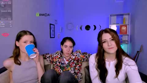 Snapshot of daisy_baby_ chatting on 12-16-25, 08:25 daisy online show from 12-16-25, 08:25