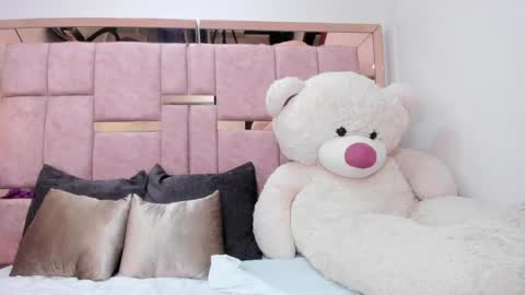 Snapshot of daisy_bloomm chatting on 06-04-26, 12:33 Daisy Bloom online show from 06-04-26, 12:33