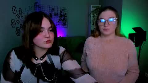 Little Di online show from 10-12-25, 07:57