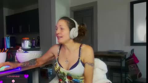 Daisy online show from 12-05-25, 04:14