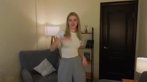 Snapshot of daisy_ward chatting on 10-20-25, 07:20 Alice online show from 10-20-25, 07:20