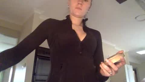 Snapshot of daisycollins1111 chatting on 05-28-26, 02:42 Daisy online show from 05-28-26, 02:42