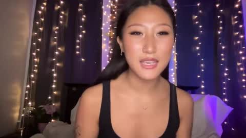 Daisy Kim online show from 02-18-25, 02:49