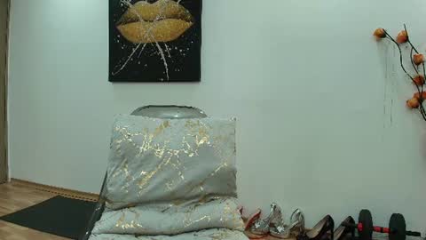 Daisyy online show from 06-22-26, 05:15