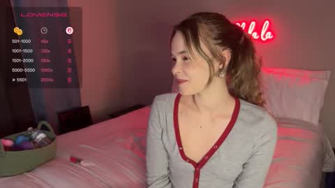 Snapshot of daisymystique chatting on 01-06-26, 11:51 daisymystique online show from 01-06-26, 11:51