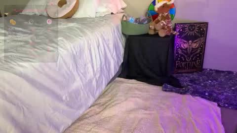 Snapshot of daisymystique chatting on 03-05-26, 12:17 daisymystique online show from 03-05-26, 12:17