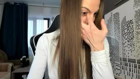 Beatrice online show from 10-11-25, 06:56