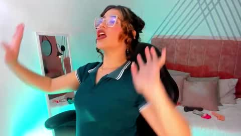 Snapshot of dakhota_rouge chatting on 01-08-26, 05:10 Dakhota online show from 01-08-26, 05:10