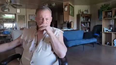 Snapshot of dakit2 chatting on 10-04-25, 07:34 dakit online show from 10-04-25, 07:34