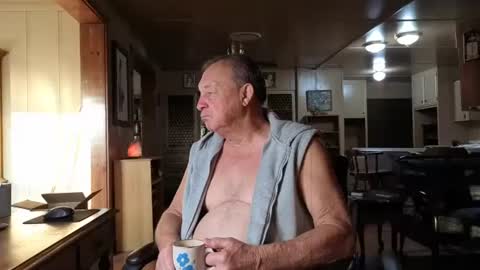 Snapshot of dakit2 chatting on 10-17-25, 02:41 dakit online show from 10-17-25, 02:41