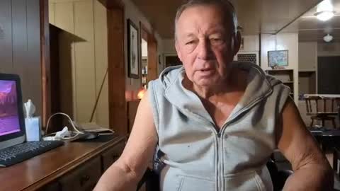 Snapshot of dakit2 chatting on 10-21-25, 01:01 dakit online show from 10-21-25, 01:01