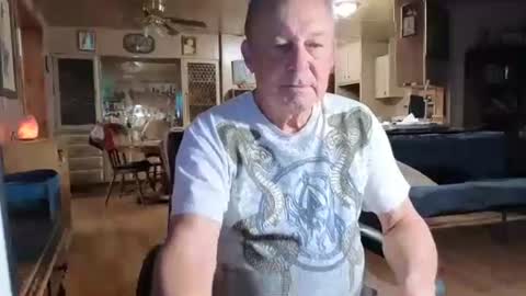 Snapshot of dakit2 chatting on 11-16-25, 03:39 dakit online show from 11-16-25, 03:39