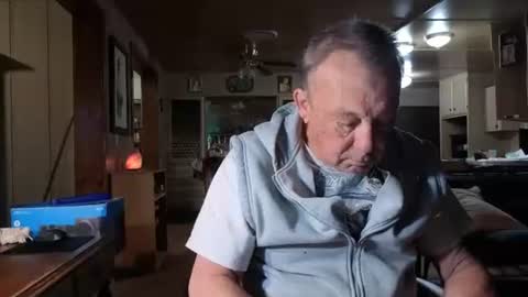 Snapshot of dakit2 chatting on 11-17-25, 02:34 dakit online show from 11-17-25, 02:34