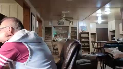 Snapshot of dakit2 chatting on 11-19-25, 01:44 dakit online show from 11-19-25, 01:44