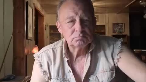 Snapshot of dakit2 chatting on 11-27-25, 01:18 dakit online show from 11-27-25, 01:18