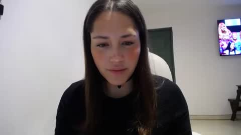 IG  dakotasofiaa online show from 04-12-26, 02:38