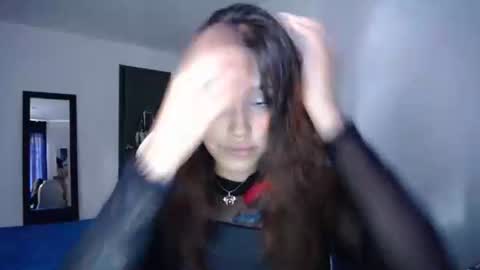IG  dakotasofiaa online show from 05-29-26, 06:50
