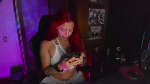 Snapshot of dakota_crab chatting on 02-20-25, 01:03 Dakota Crab online show from 02-20-25, 01:03