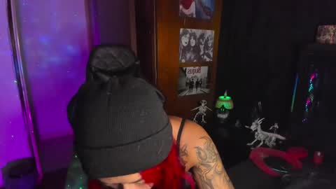 Snapshot of dakota_crab chatting on 02-26-25, 12:27 Dakota Crab online show from 02-26-25, 12:27