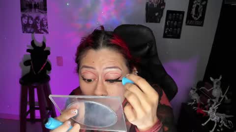 Snapshot of dakota_crab chatting on 11-21-25, 11:47 Dakota Crab online show from 11-21-25, 11:47