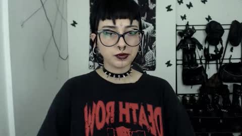 Snapshot of dakota_krall_ chatting on 10-28-25, 03:54 dakota online show from 10-28-25, 03:54