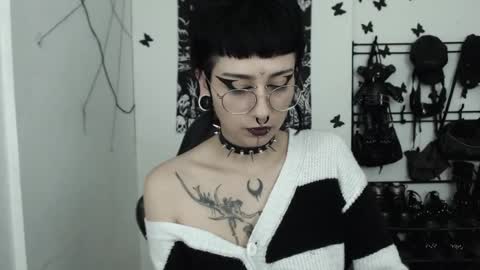 Snapshot of dakota_krall_ chatting on 11-20-25, 04:56 dakota online show from 11-20-25, 04:56