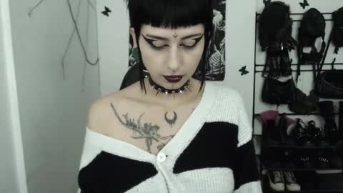 Snapshot of dakota_krall_ chatting on 12-19-25, 03:02 dakota online show from 12-19-25, 03:02