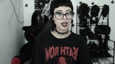 Snapshot of dakota_krall_ chatting on 02-05-26, 03:44 dakota online show from 02-05-26, 03:44