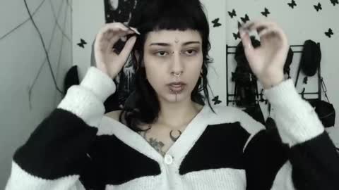 Snapshot of dakota_krall_ chatting on 02-18-26, 11:28 dakota online show from 02-18-26, 11:28