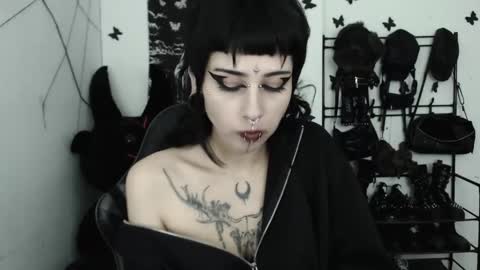 Snapshot of dakota_krall_ chatting on 02-25-26, 03:05 dakota online show from 02-25-26, 03:05