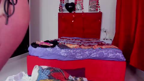 Snapshot of dakotaholand chatting on 02-15-25, 10:21 dakotaholand online show from 02-15-25, 10:21